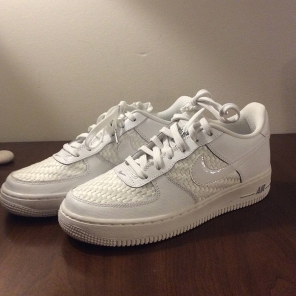 NEW NIB Nike Air Force 1 LV - Picture 4 of 8